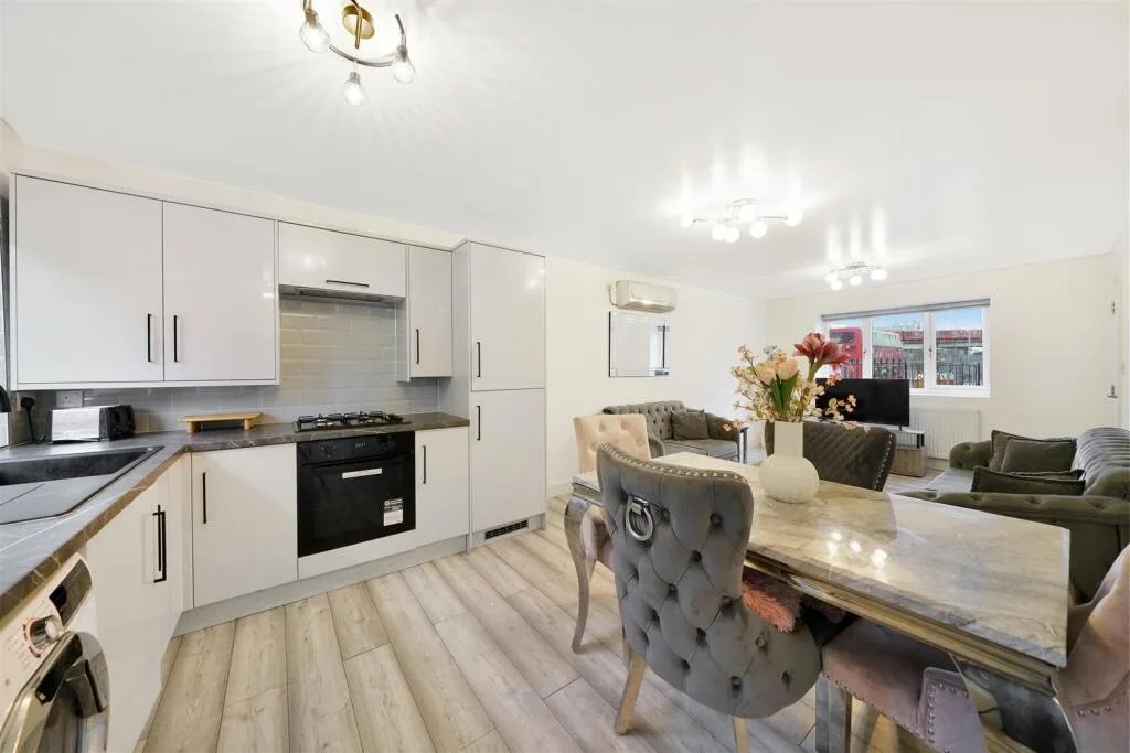 2 bedroom house for rent