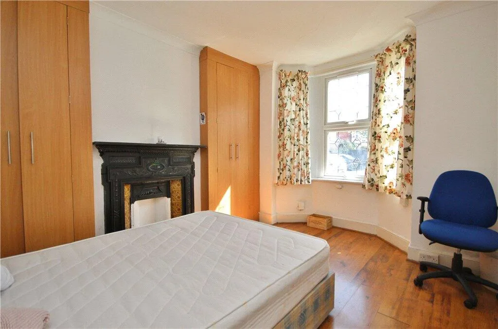 2 bedroom semi-detached house for rent