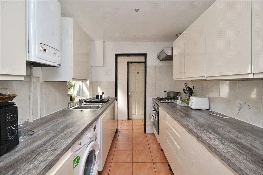 2 bedroom semi-detached house for rent