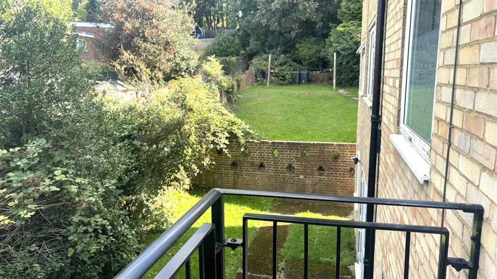 3 bedroom maisonette for rent