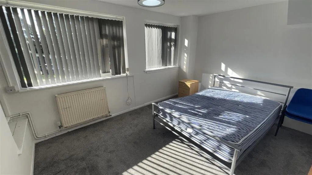 3 bedroom maisonette for rent