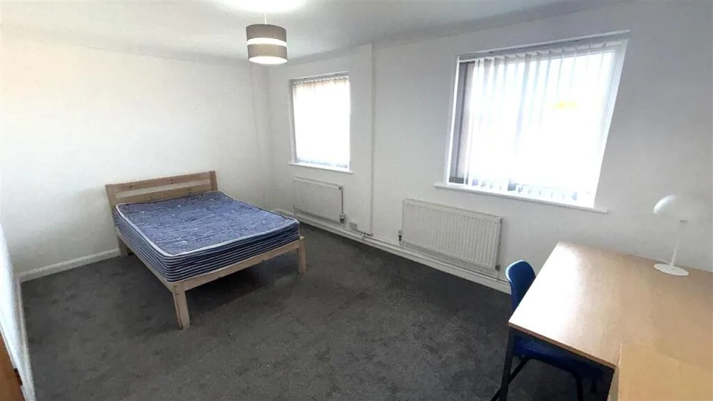 3 bedroom maisonette for rent