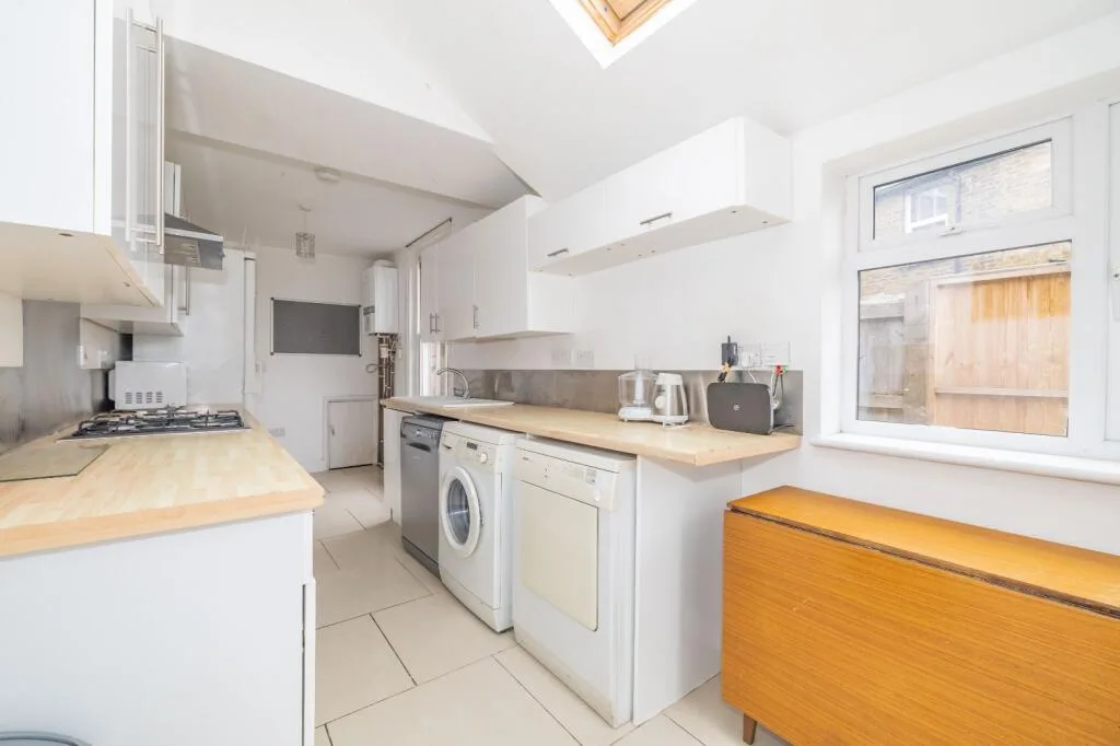 4 bedroom terraced house for rent