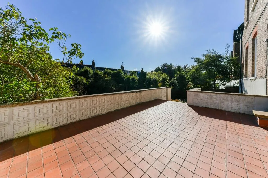 2 bedroom flat for rent