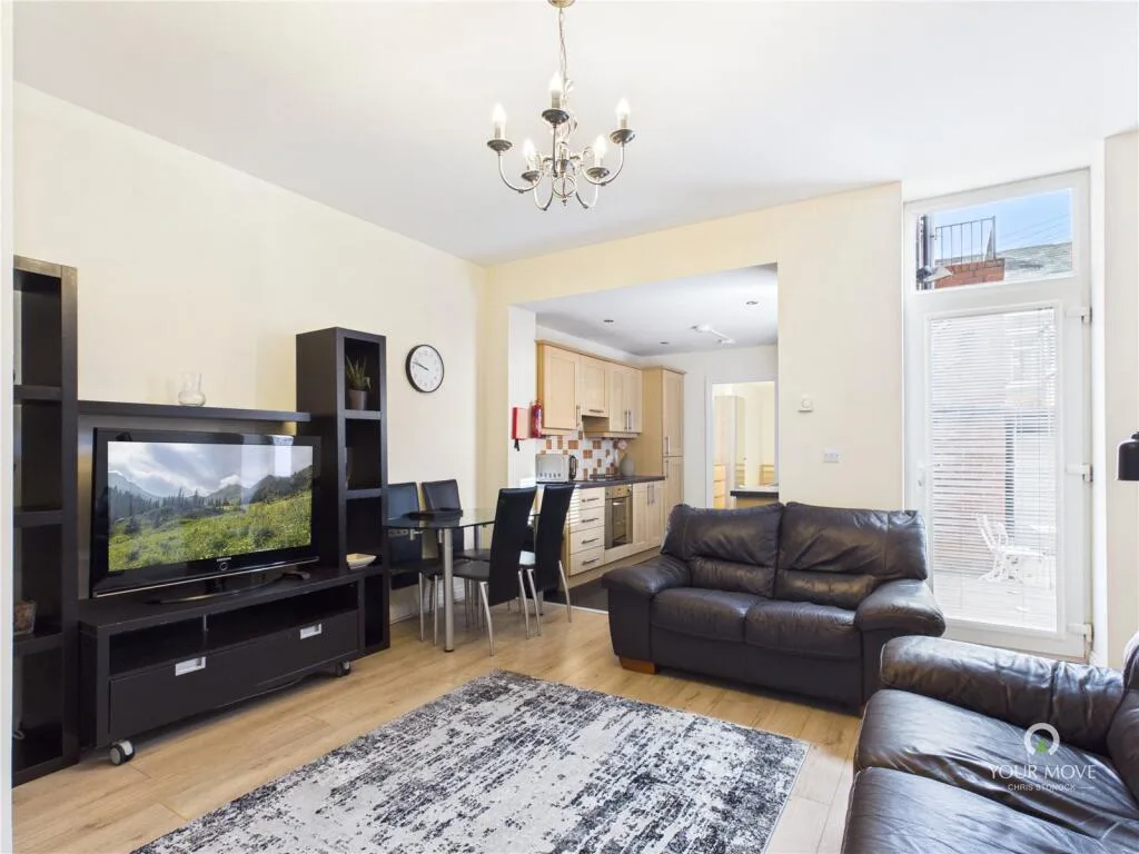 3 bedroom flat for rent