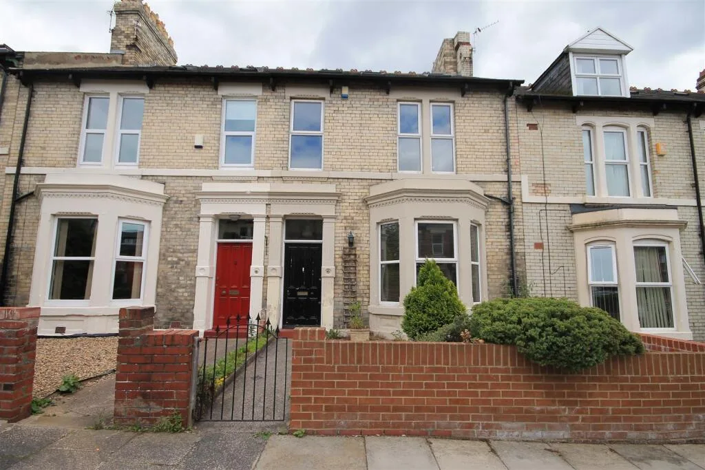 8 bedroom terraced house for rent