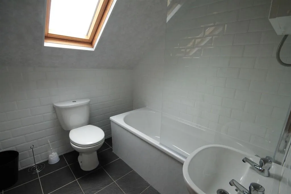8 bedroom terraced house for rent
