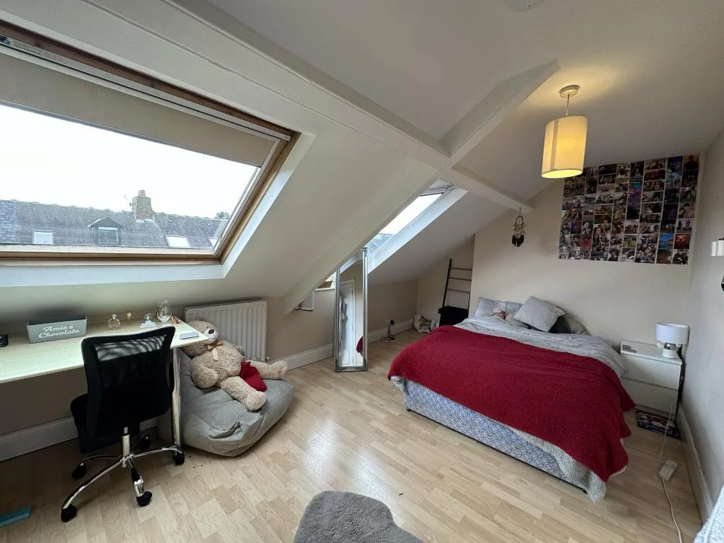 8 bedroom terraced house for rent