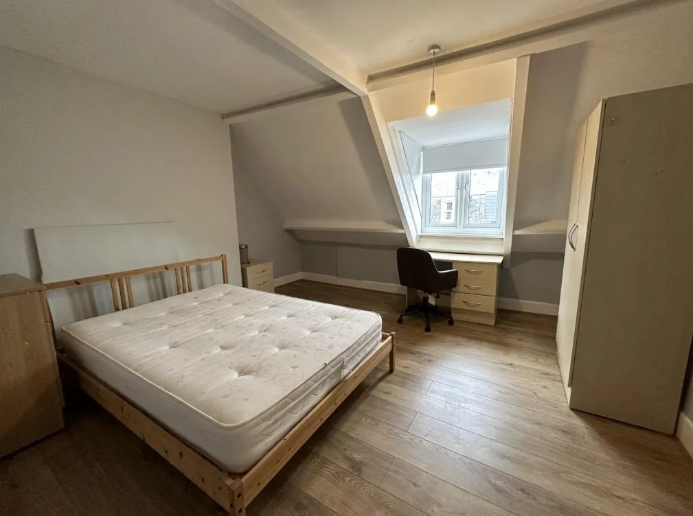 8 bedroom terraced house for rent