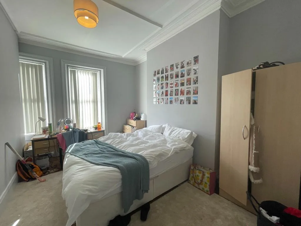 8 bedroom terraced house for rent