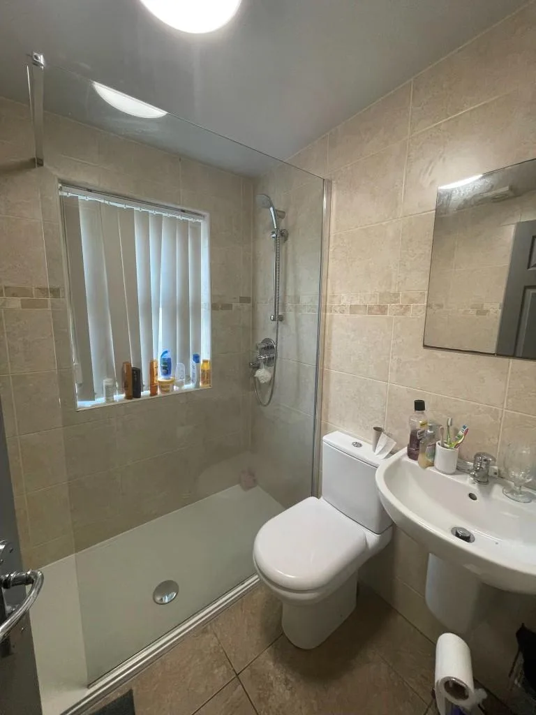 8 bedroom terraced house for rent