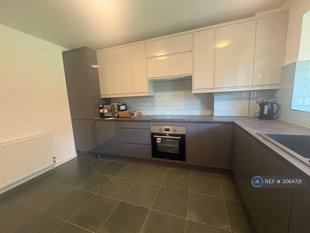 3 bedroom flat for rent