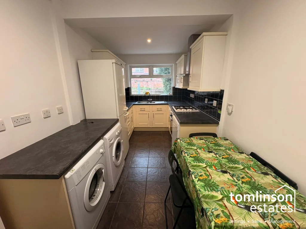 4 bedroom detached house for rent