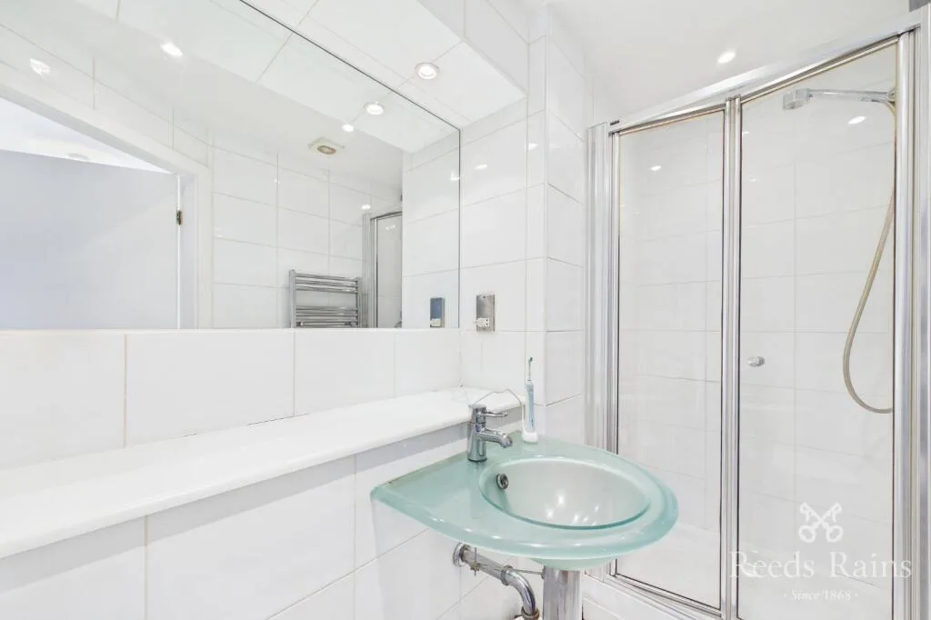 2 bedroom penthouse for rent