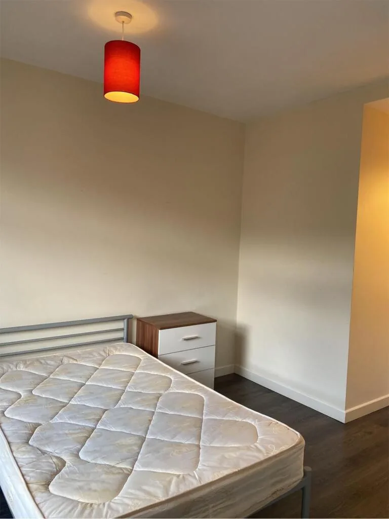 4 bedroom semi-detached house for rent