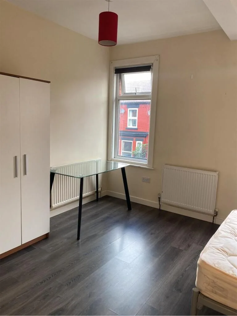 4 bedroom semi-detached house for rent