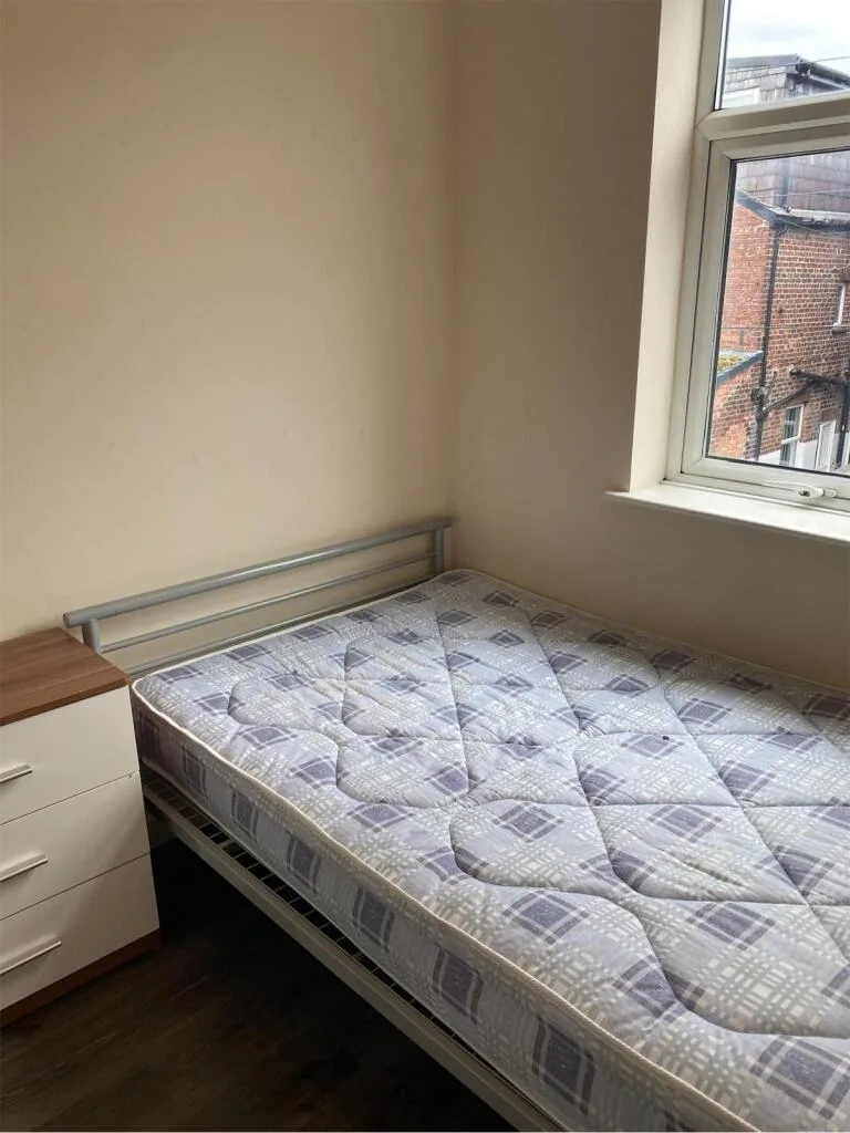4 bedroom semi-detached house for rent