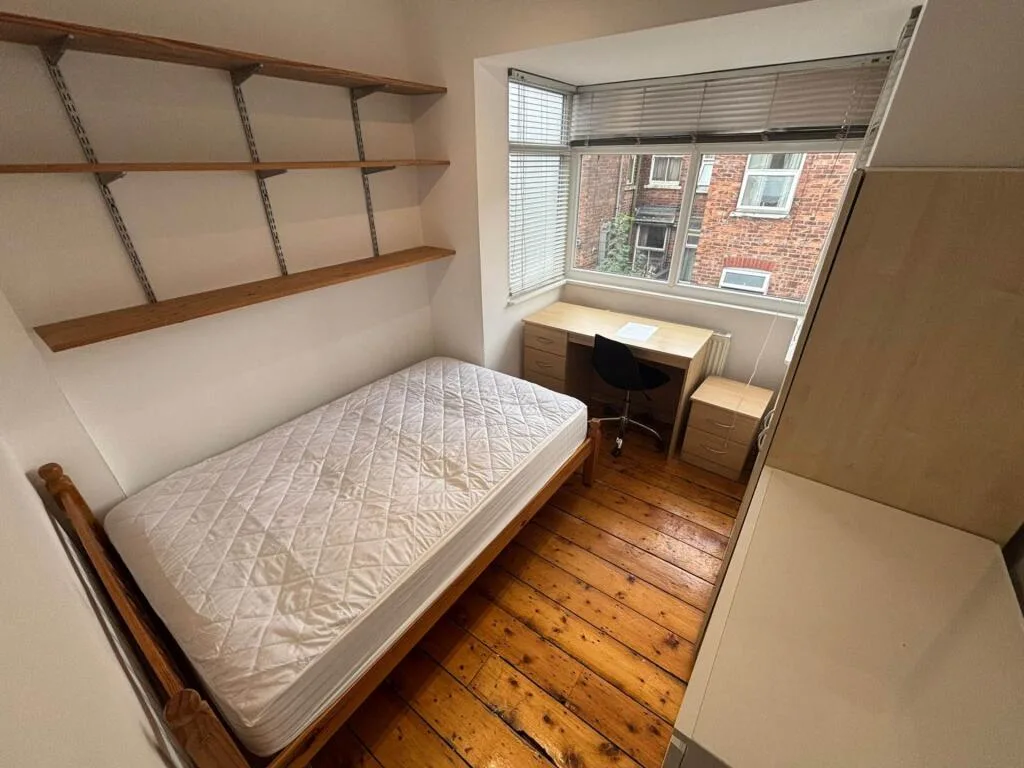 5 bedroom terraced house for rent