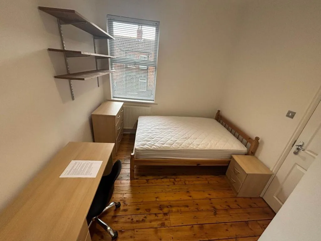 5 bedroom terraced house for rent