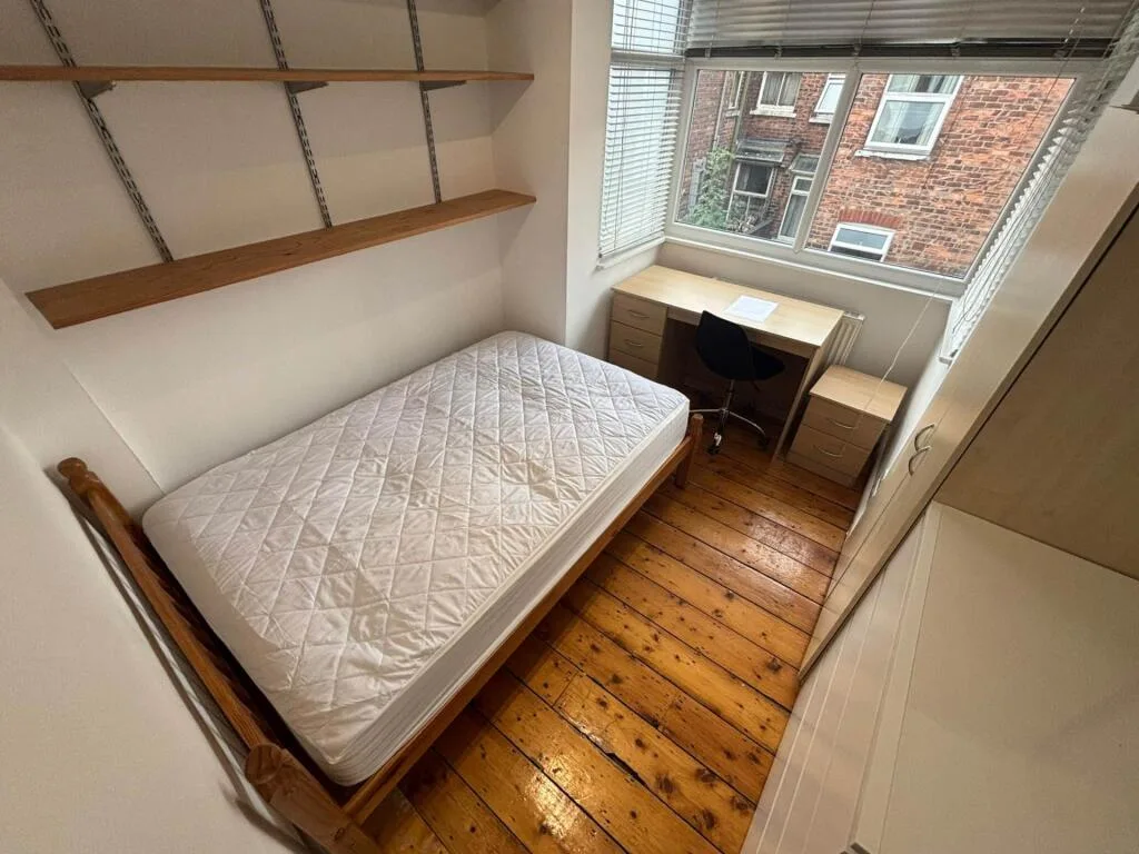 5 bedroom terraced house for rent