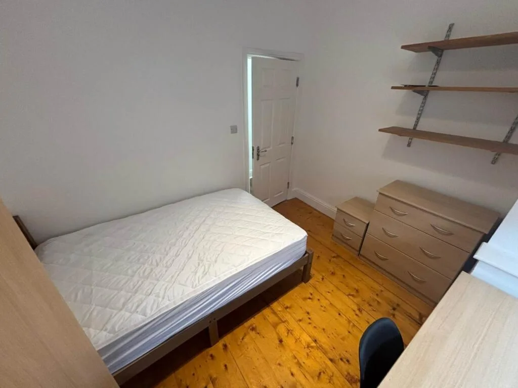 5 bedroom terraced house for rent