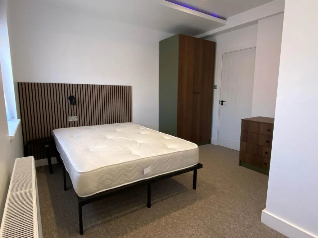 6 bedroom terraced house for rent