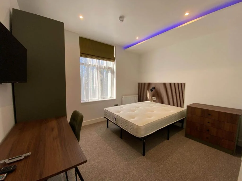 6 bedroom terraced house for rent