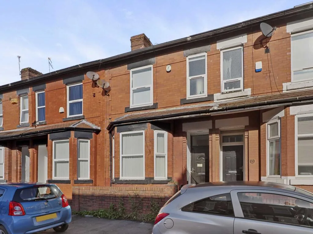 6 bedroom terraced house for rent