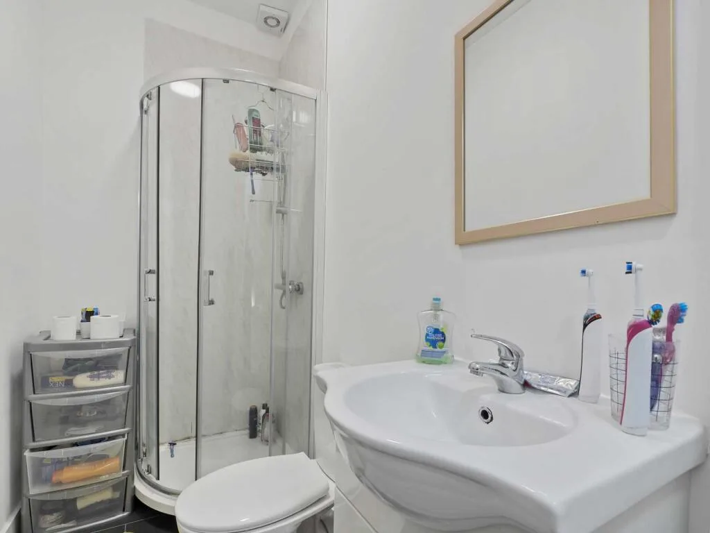 6 bedroom terraced house for rent