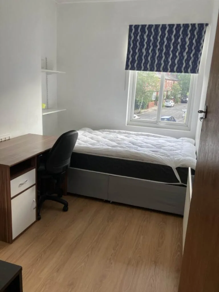 5 bedroom terraced house for rent