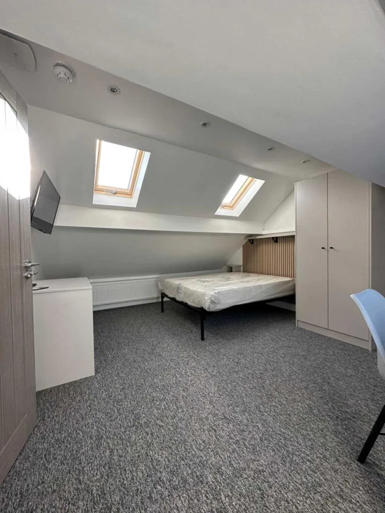 8 bedroom terraced house for rent