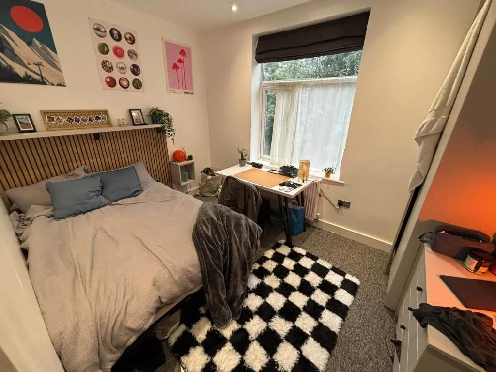 8 bedroom terraced house for rent