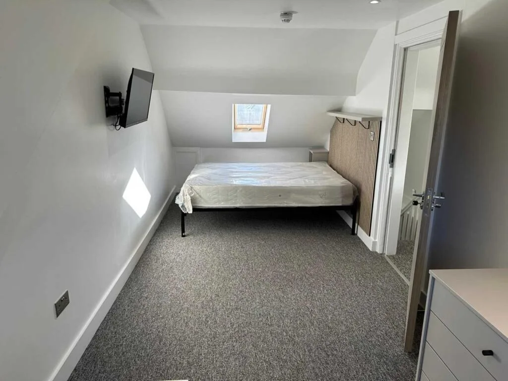 8 bedroom terraced house for rent