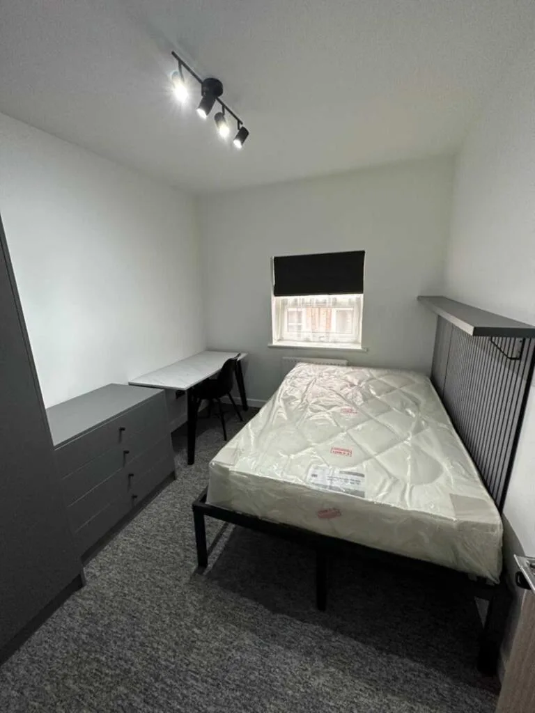 5 bedroom detached house for rent