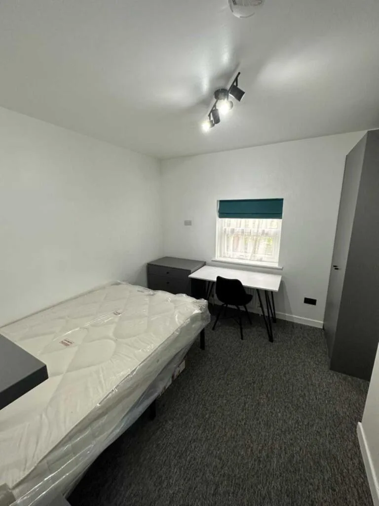 5 bedroom detached house for rent