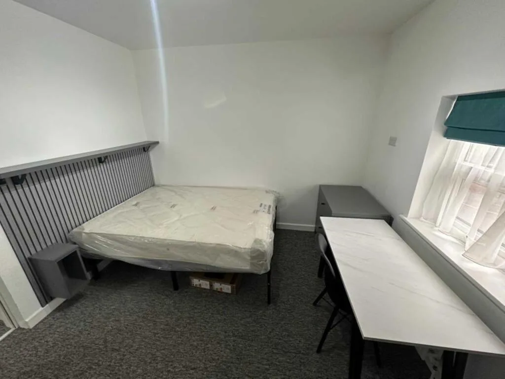 5 bedroom detached house for rent