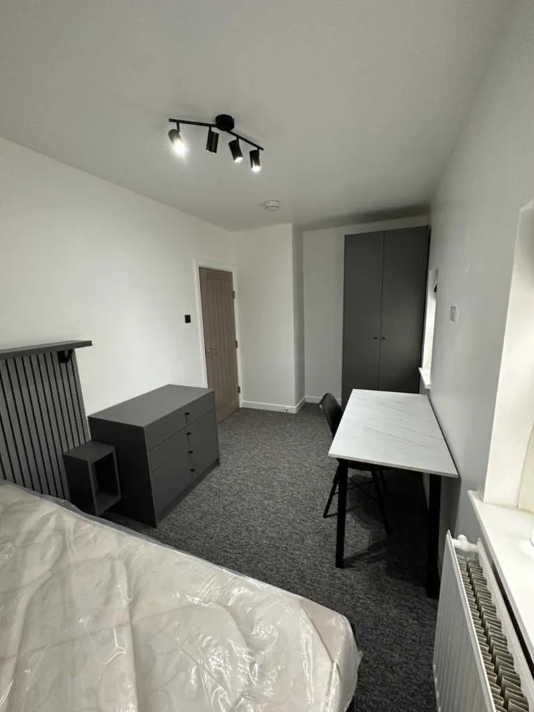 5 bedroom detached house for rent