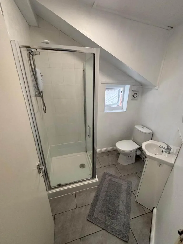 9 bedroom terraced house for rent