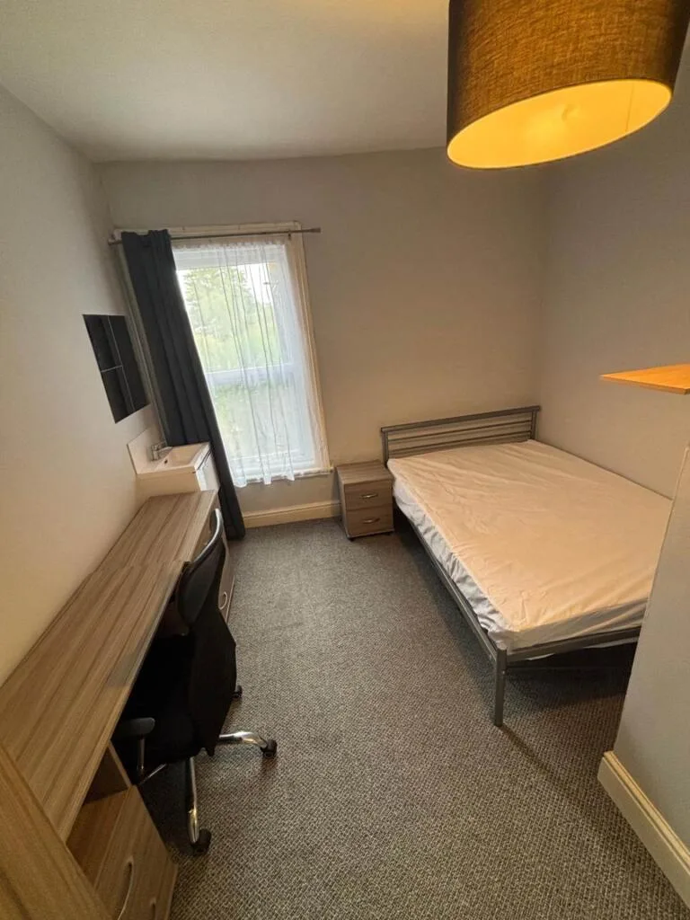 9 bedroom terraced house for rent