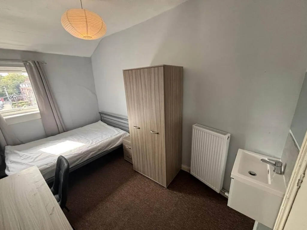 9 bedroom terraced house for rent