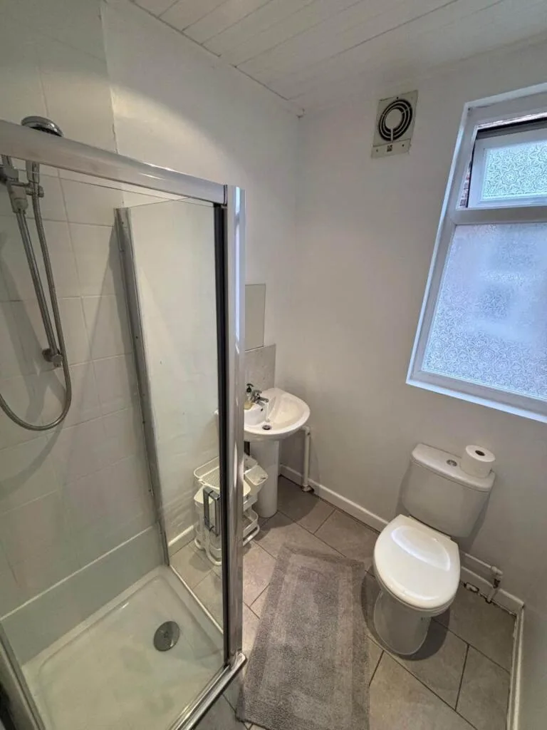 9 bedroom terraced house for rent