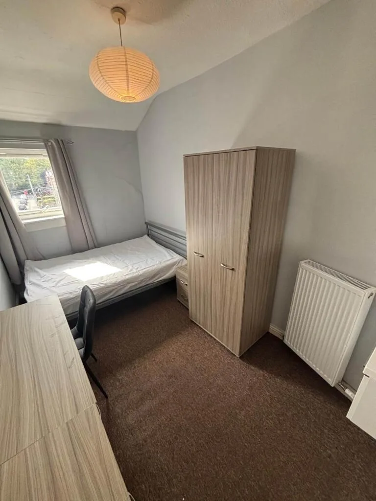 9 bedroom terraced house for rent