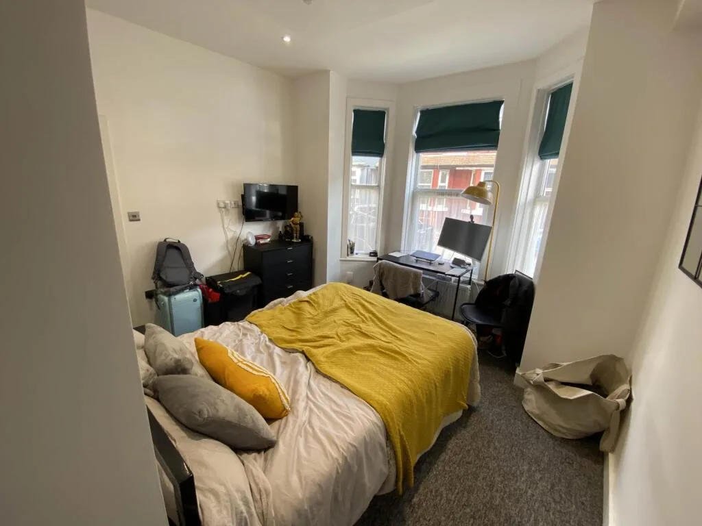 9 bedroom terraced house for rent