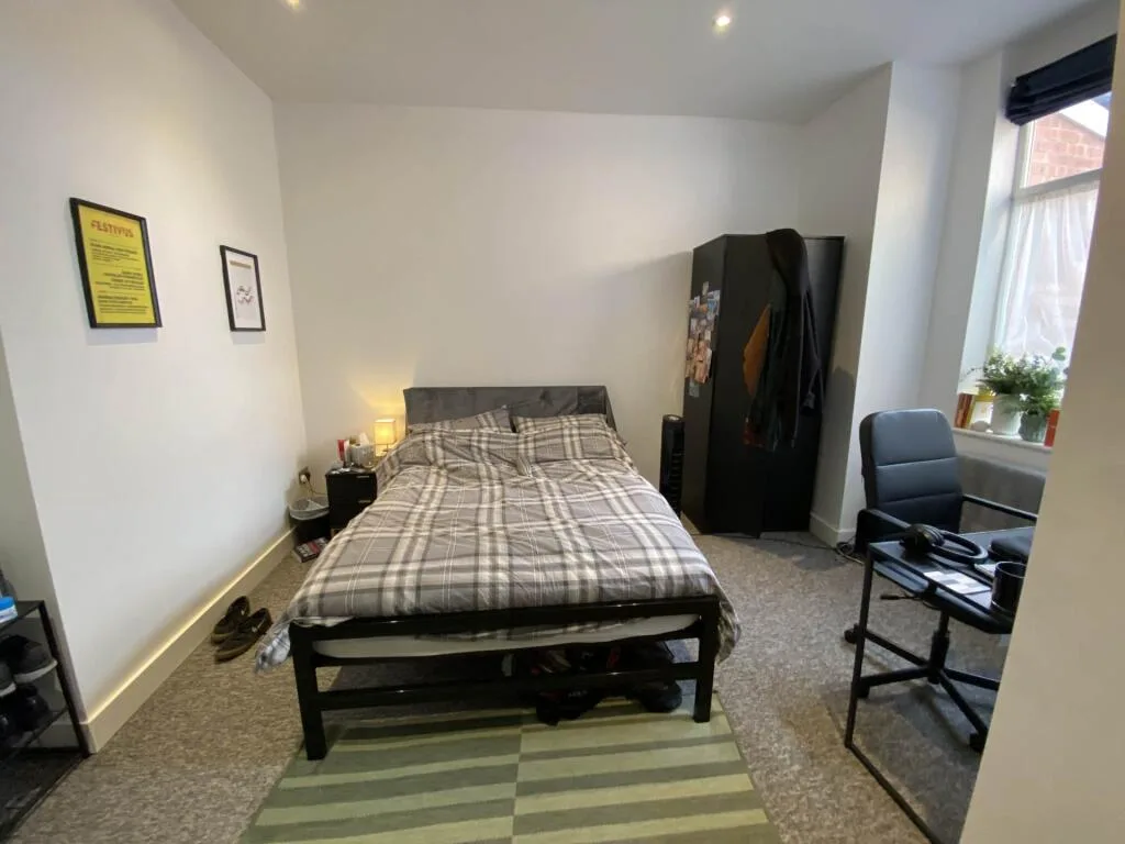 9 bedroom terraced house for rent