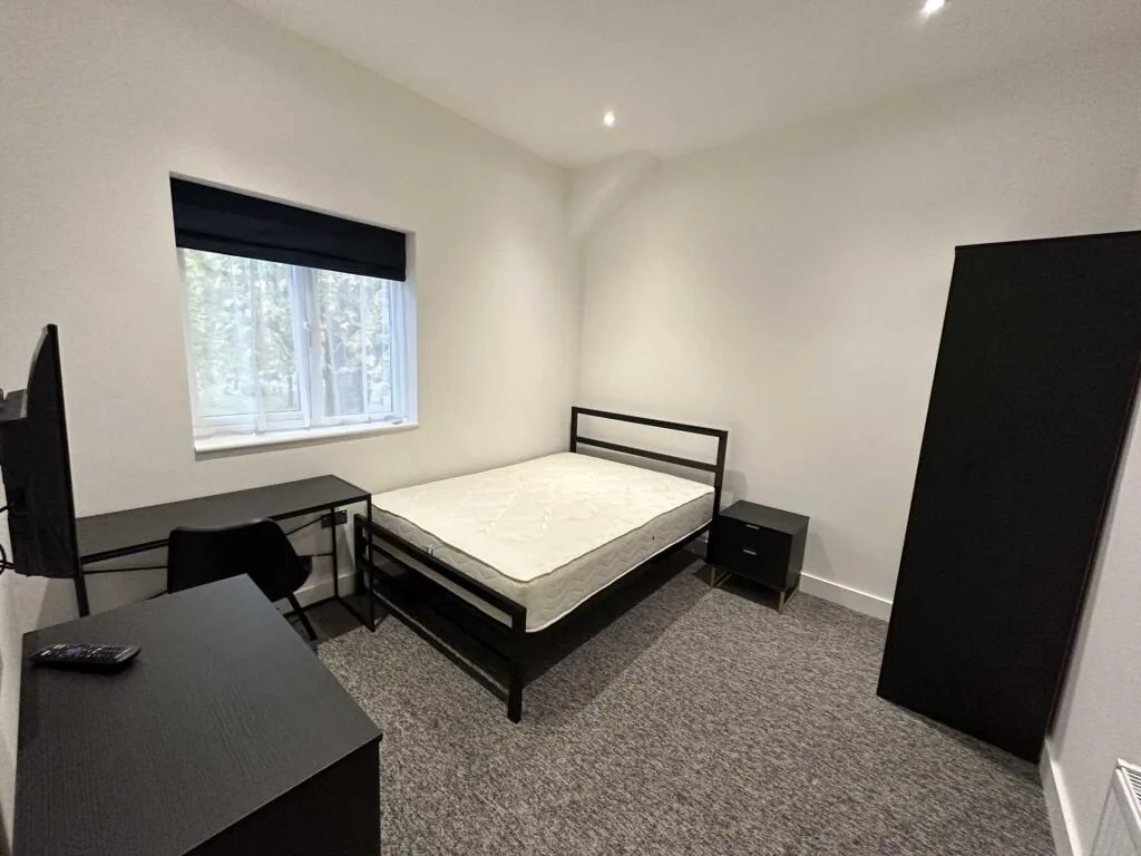 9 bedroom terraced house for rent