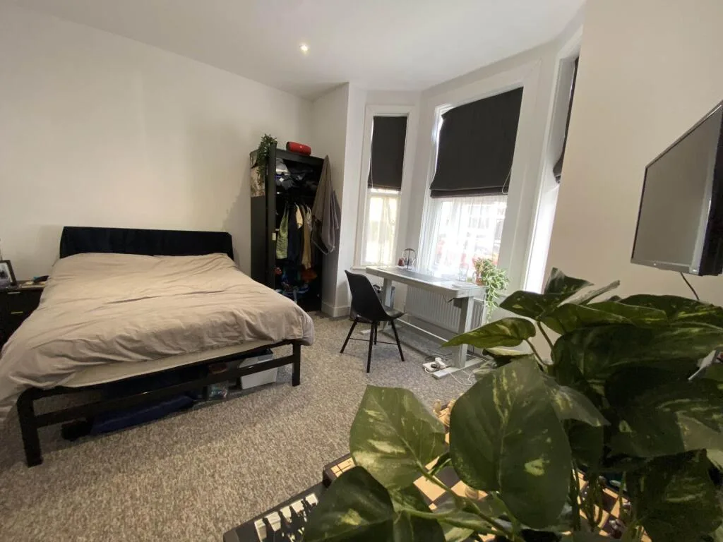 9 bedroom terraced house for rent