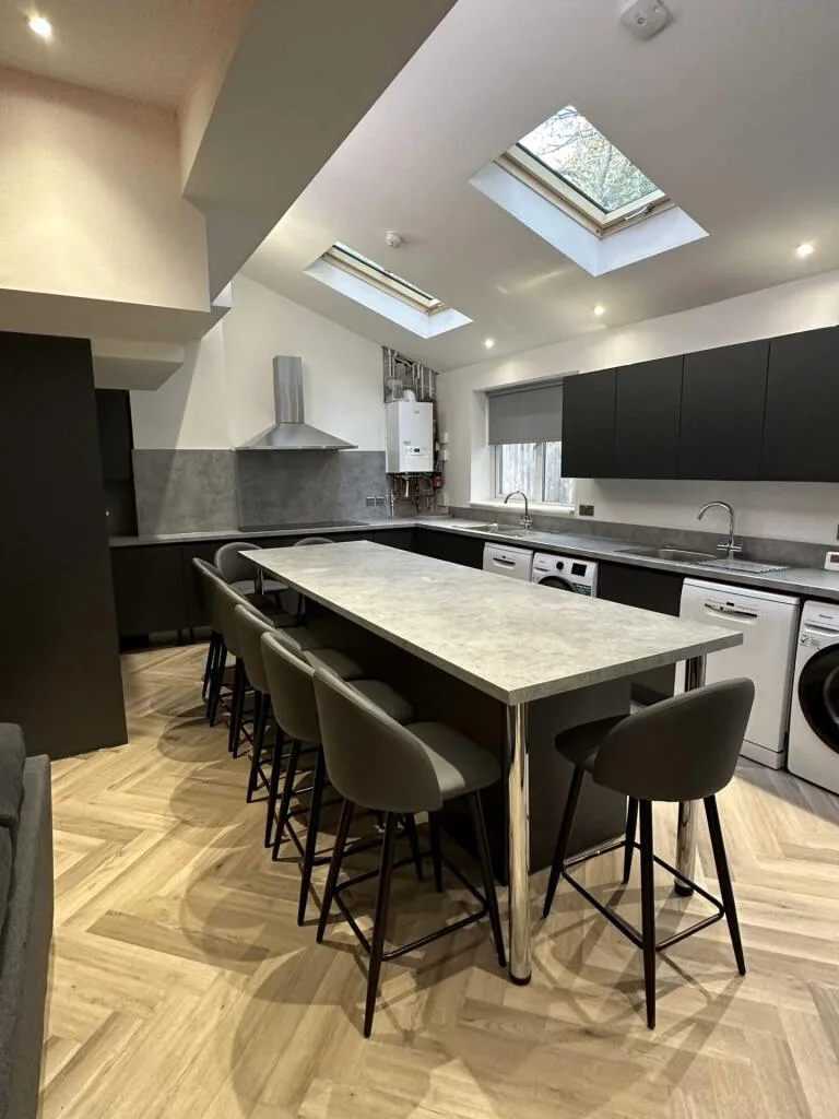 9 bedroom terraced house for rent