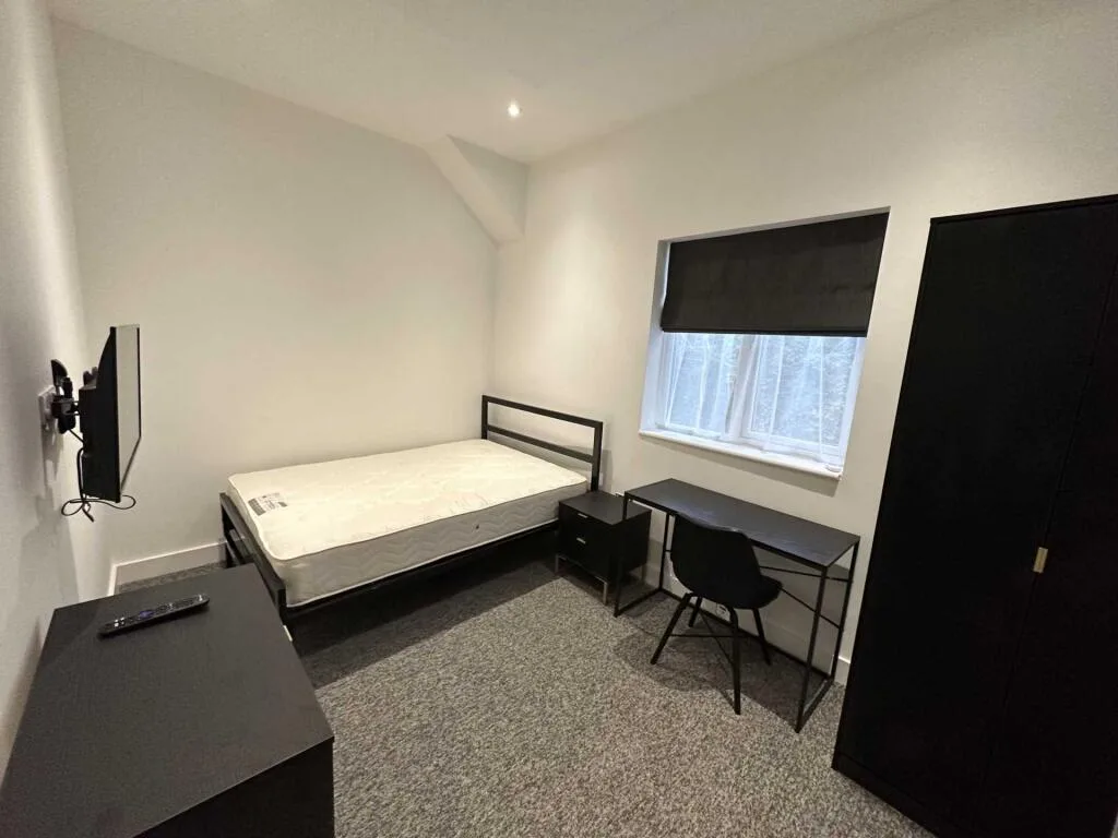 9 bedroom terraced house for rent