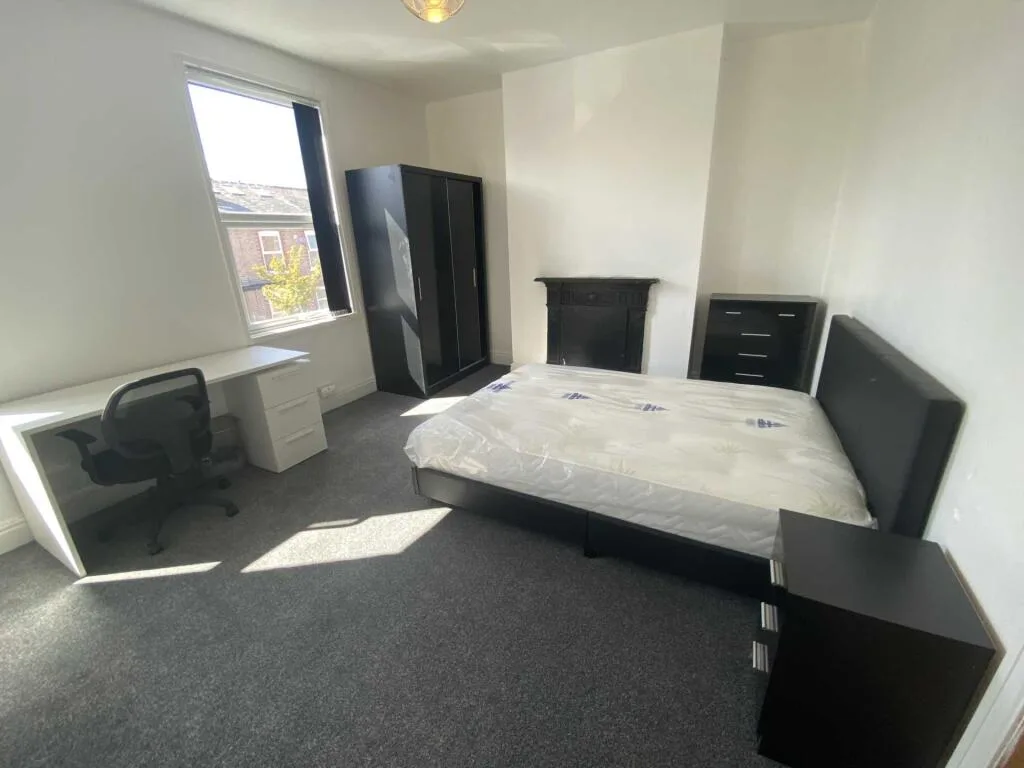 4 bedroom terraced house for rent