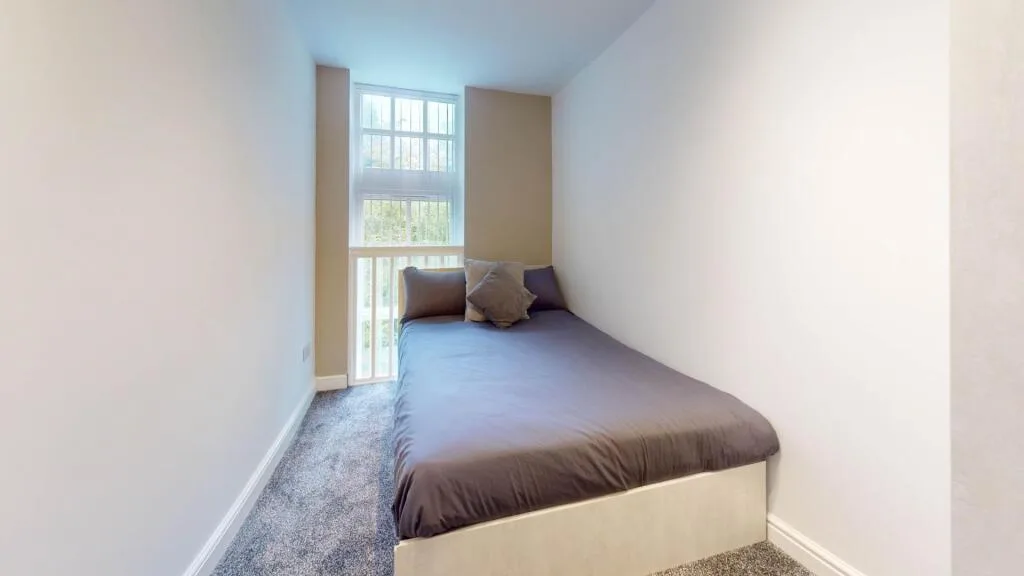 5 bedroom flat for rent